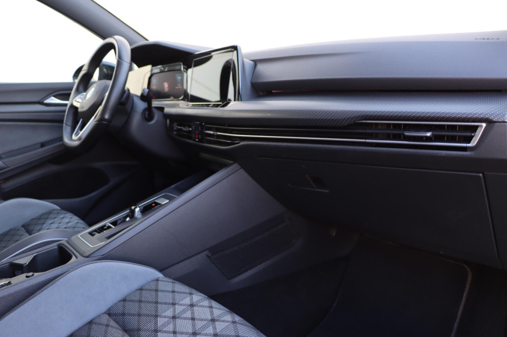 Volkswagen Golf 1.5 etsi r-line 150pk dsg7