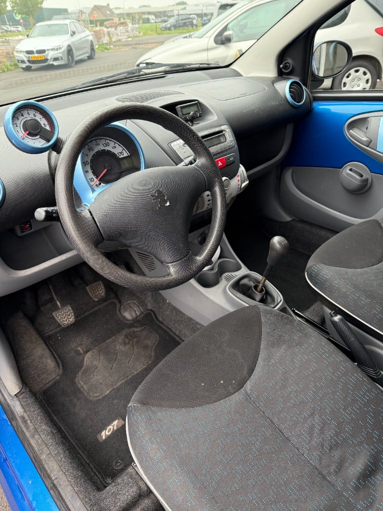 Peugeot 107 1.0 - urban move - airco - 5drs
