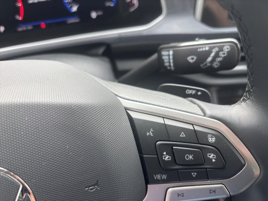 Volkswagen T-roc 1.5 tsi 150pk 7-dsg| carplay| camera|auto park| dode hoek|