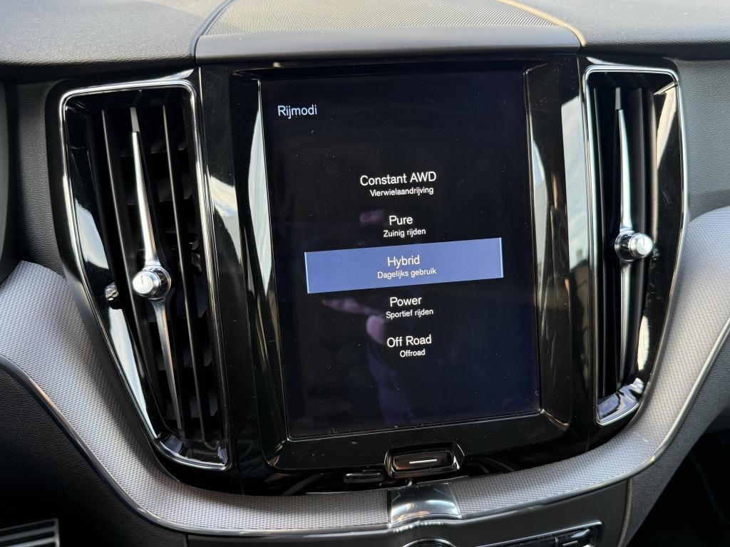 Volvo XC60 t8 390pk recharge r-design| panodak| luchtvering| trekhaak| came