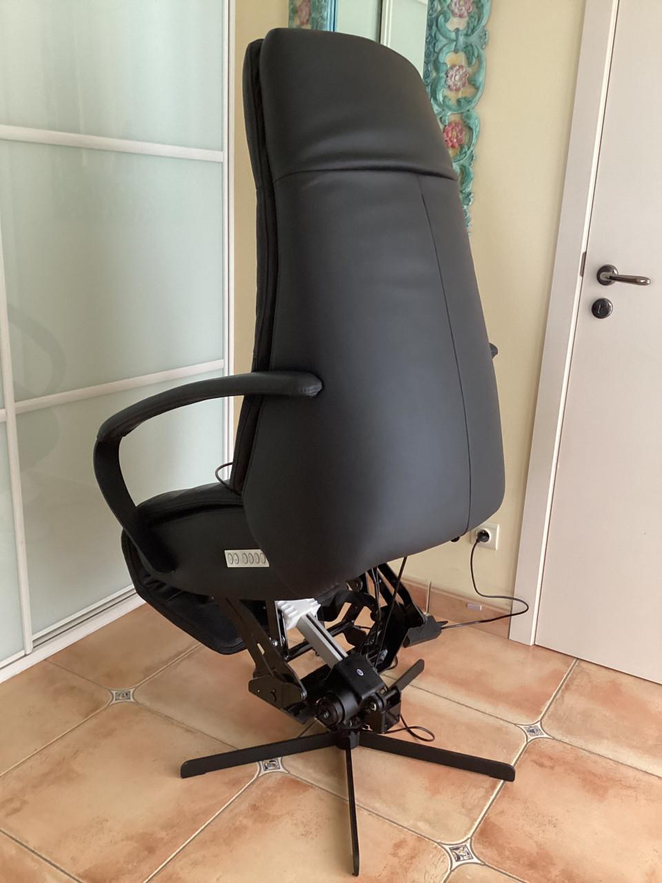 Prominent elektrische sta-op stoel(zo goed als nieuw)3 motoren