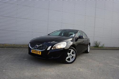 Volvo S60 1.6 t4 momentum automaat - climate / navi / cruise / parkeers. / 