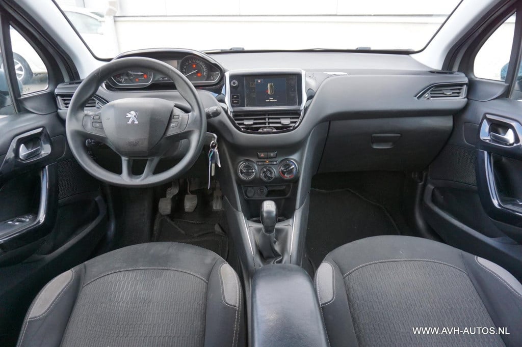 Peugeot 208 1.2 puretech blue lion