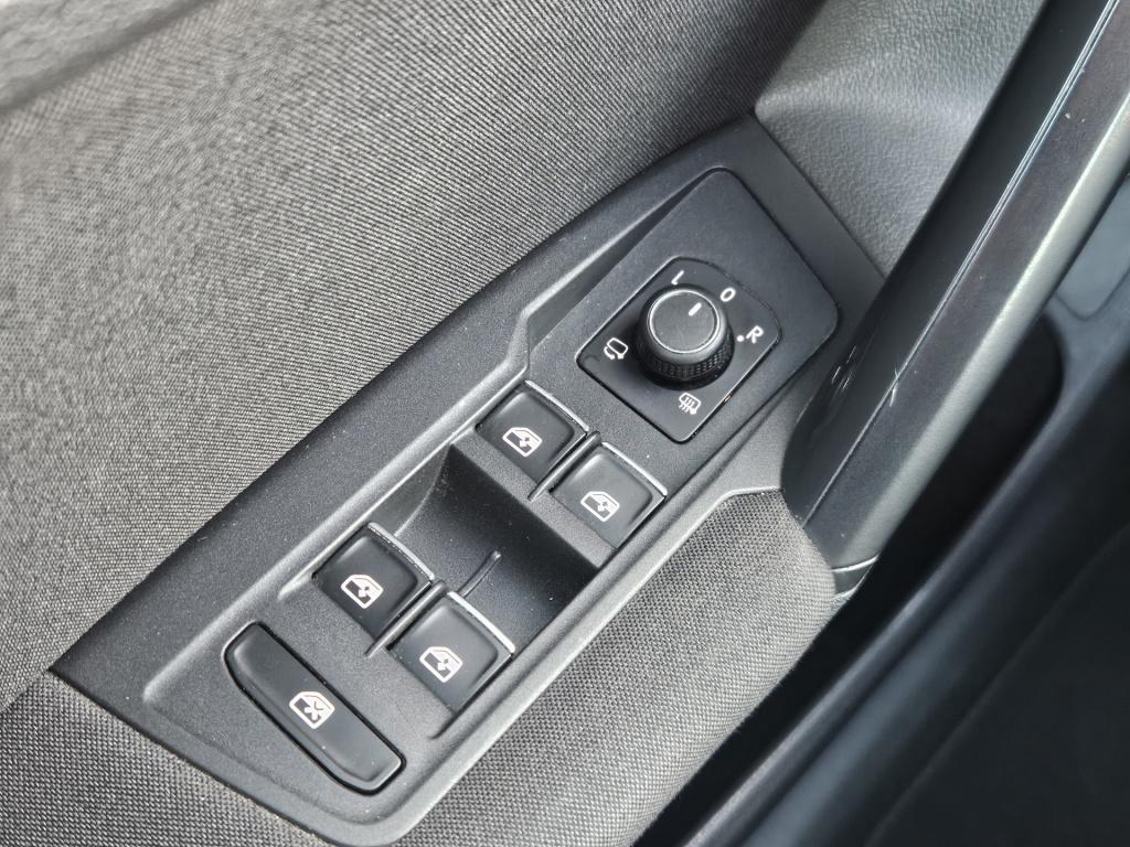 Volkswagen Tiguan 1.4 tsi act connected series | pano | acc