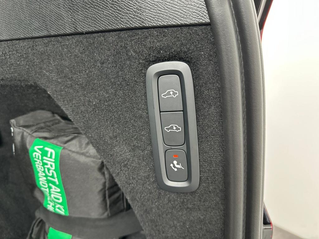 Volvo XC90 t8 455pk recharge ultra dark| b&w audio| trekhaak| luchtvering