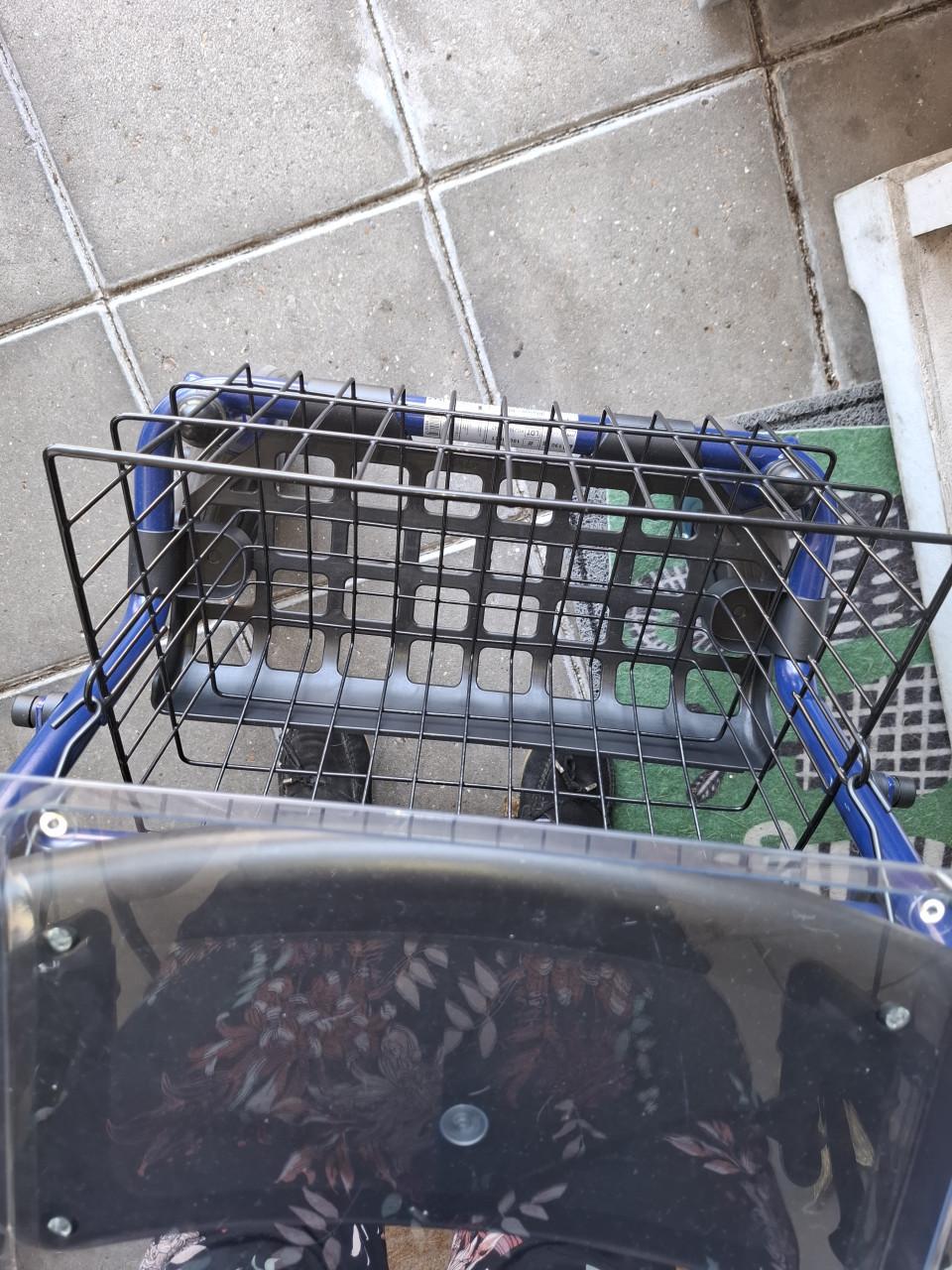 Rollator,nieuw , tekoop 75 euro(1 week oud