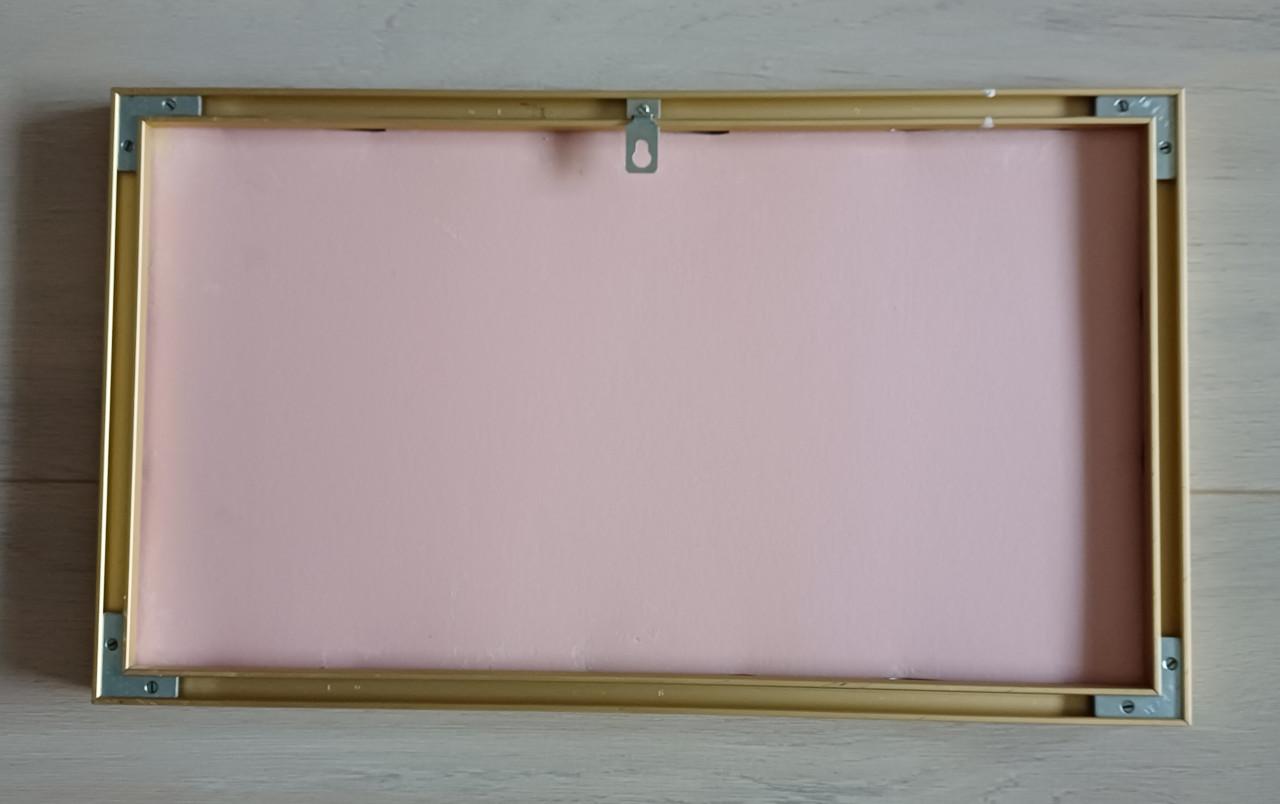 Schilderij geborduurde pimpelmeesjes en bloemen