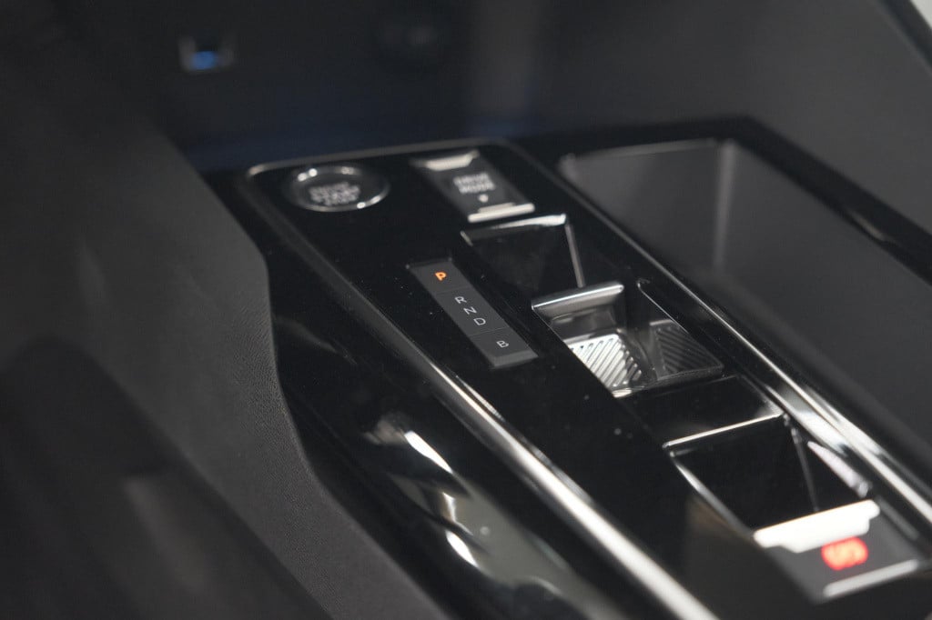 Peugeot 3008 1.6 hybrid 225 allure pack business | camera | navigatie | app