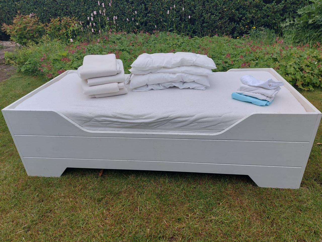 Z.g.a.n. peuterbed + lattenbodem+matras + vele extra's