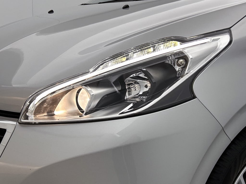 Peugeot 208 1.2 puretech blue lion | rijklaar |