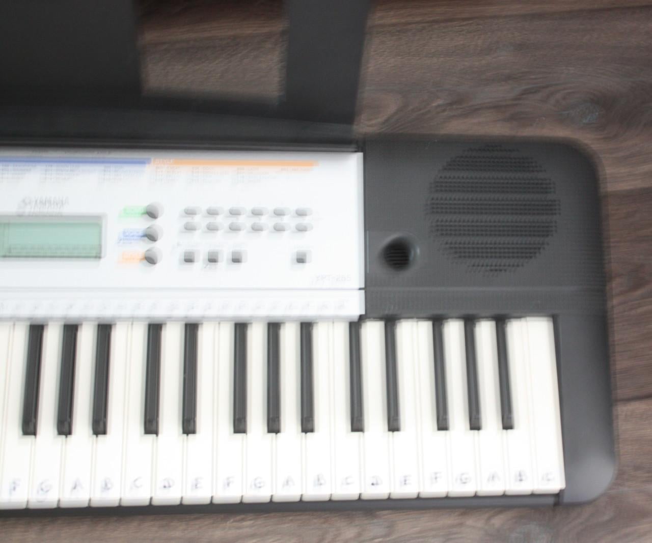 Yamaha YPT-255-Portable Keyboard