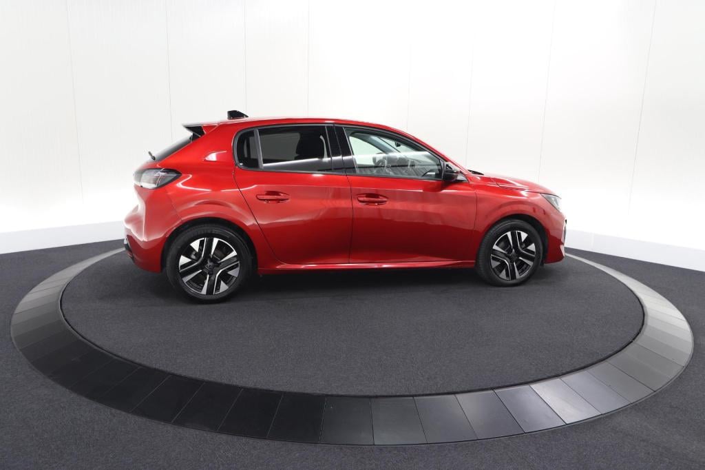 Peugeot 208 puretech 100 allure | camera | navigatie | parkeersensoren | ap