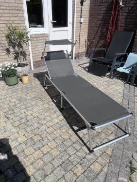 Twee ligbedden incl. kussens