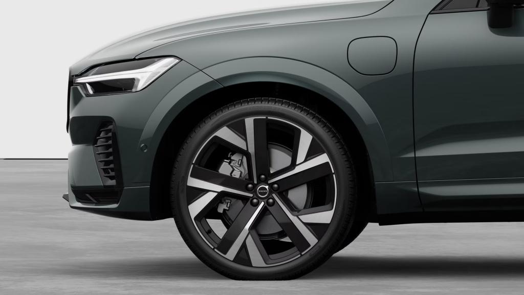 Volvo XC60 t6 awd gt plus dark 22"