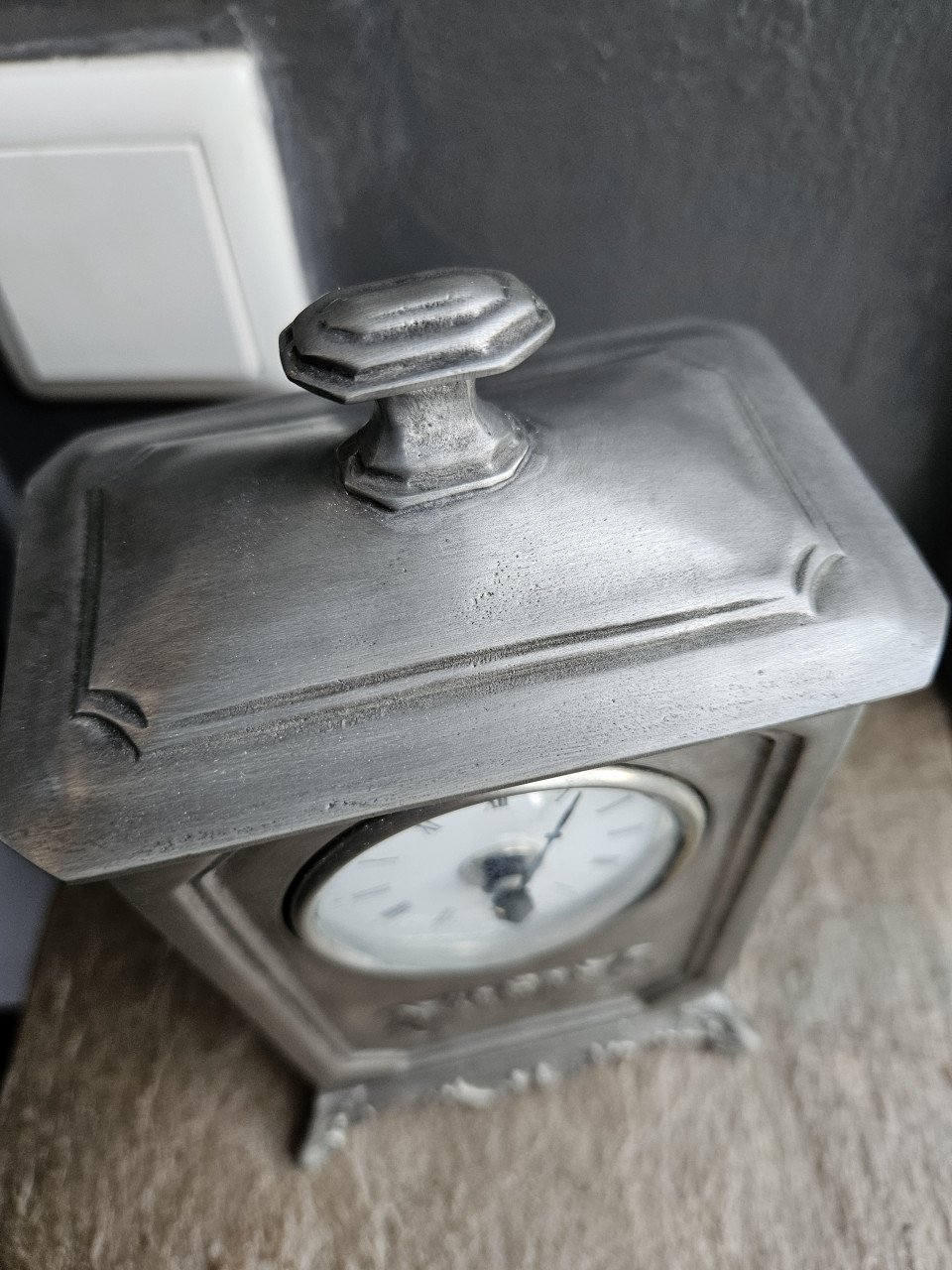 Mooie vintage tinnen tafelklok, Royal Selangor, junghans uurwerk....