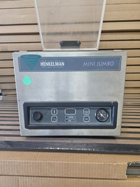 Vacuum machine