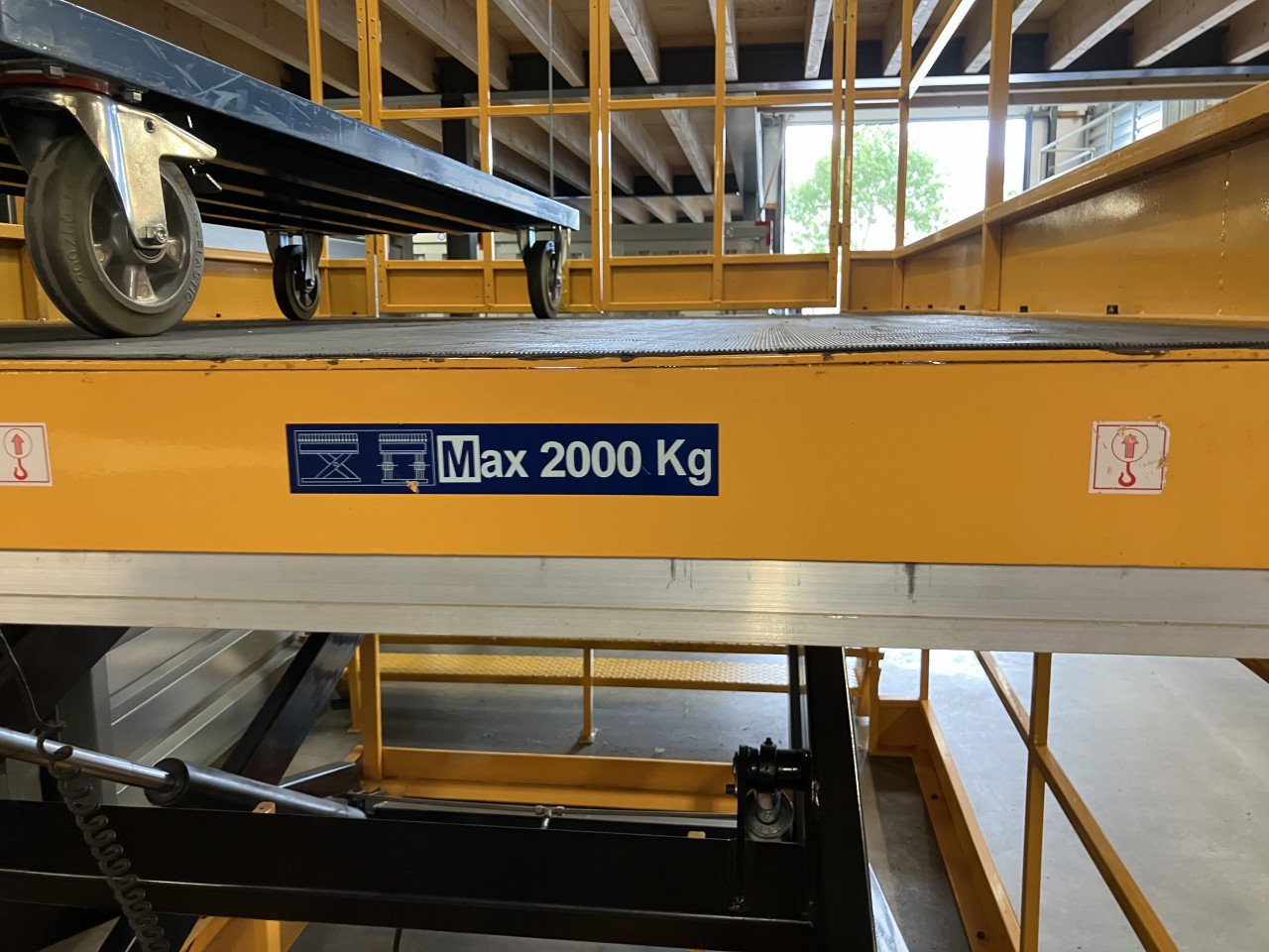 Te Koop: Schaarheftafel 300 / 200 Cm