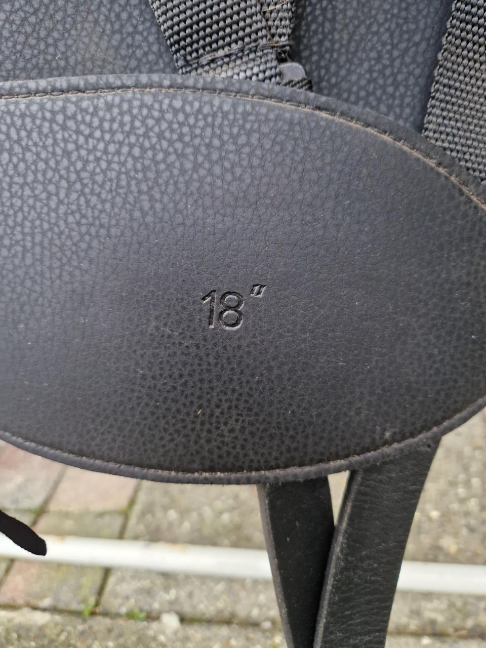 Northon pro dressuurzadel 18"