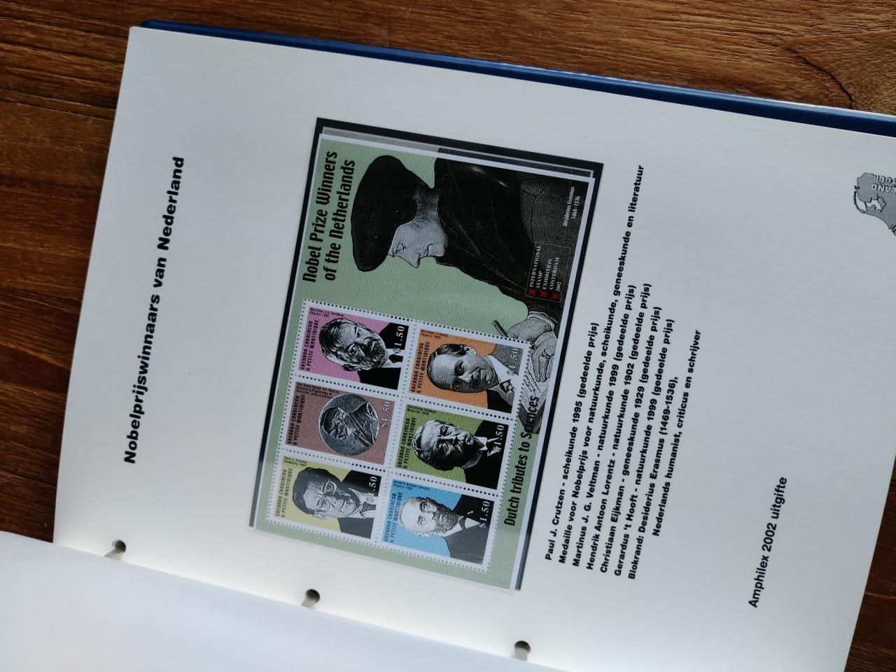 Mooi album vol met speciale blokken en zegels (wereld)