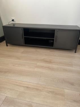 Metalen tv meubel