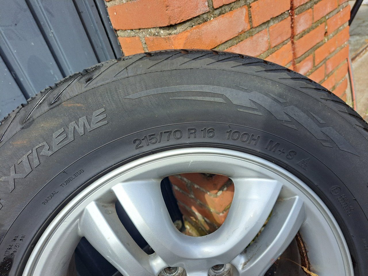 4 velgen ( KIA Sportage 2006) met redelijke winterbanden