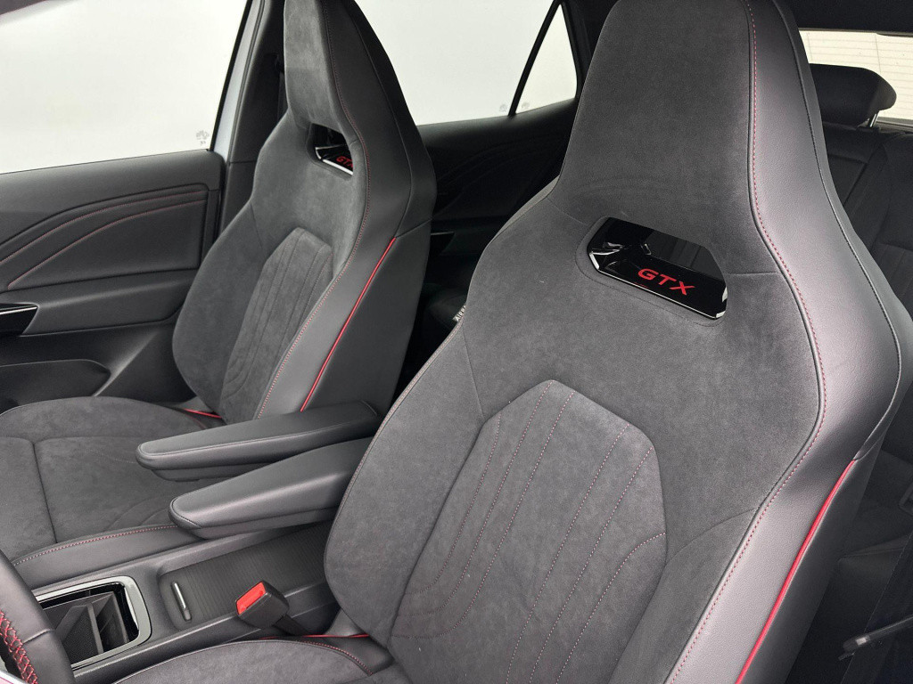 Volkswagen Id.3 gtx performance 79 kwh accu, 240 kw / 326 pk hatch