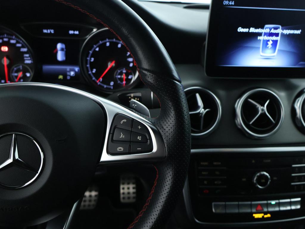 Mercedes-Benz Gla-klasse 180 business solution amg | cruise control | amg l
