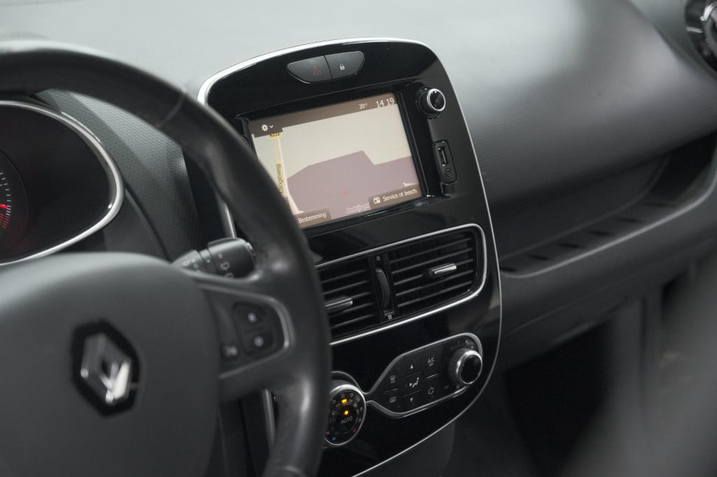Renault Clio tce 90 intens | camera | navigatie | allseason banden | parkee