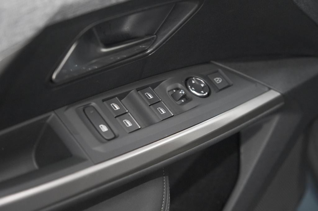 Peugeot 5008 1.2 hybrid 136 gt 7p | adaptieve cruise control | elektrische 