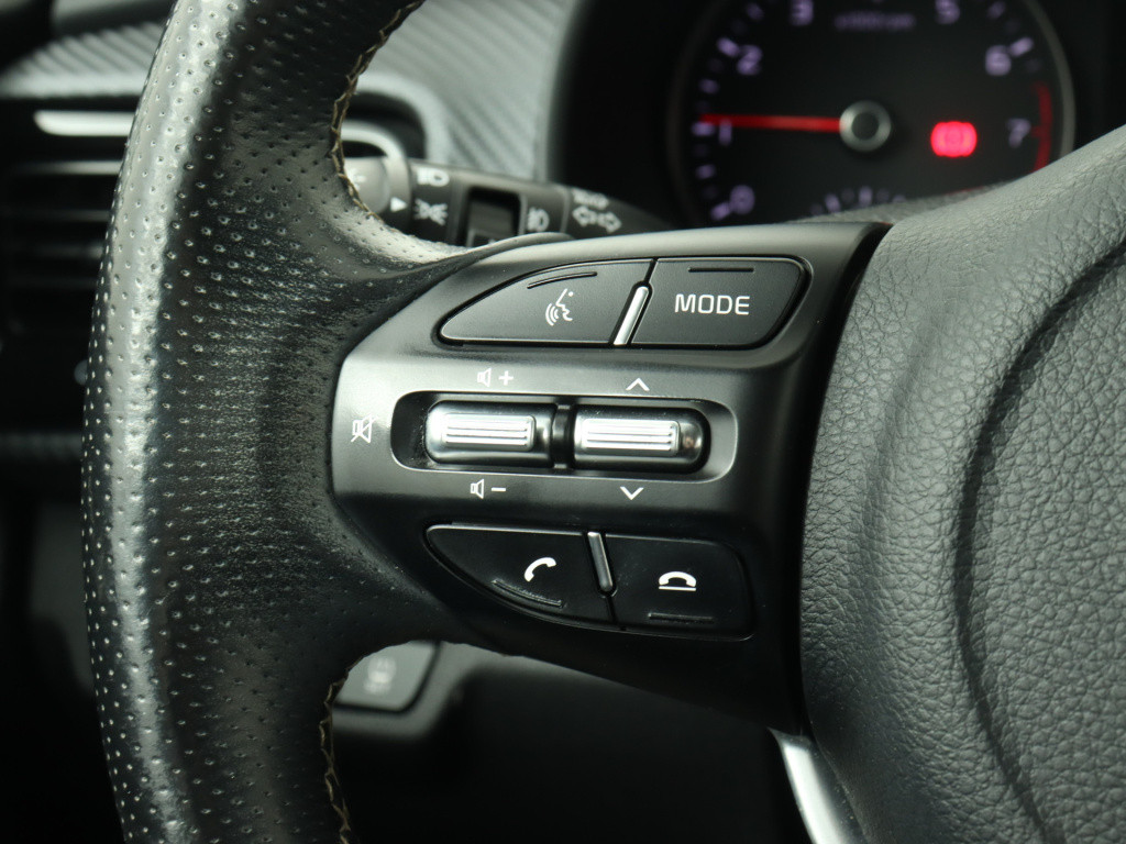Kia Stonic 1.0 t-gdi mhev gt-line | stuur- en stoelverwarming | navigatie |