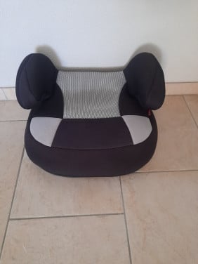 Autostoel verhoger (in goede staat)  15/36 kg