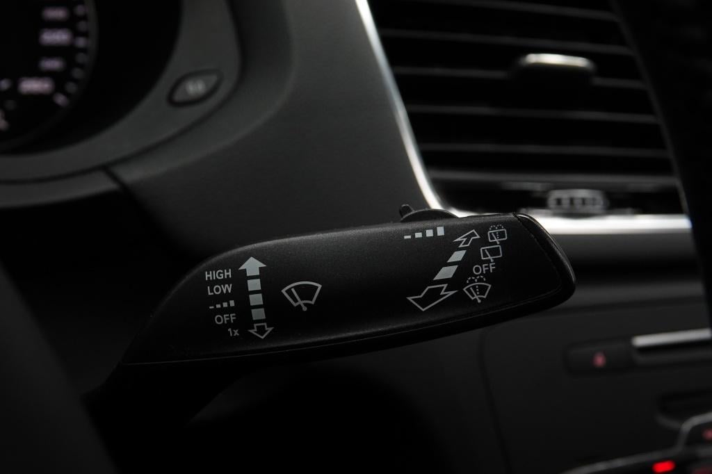 Audi Q3 1.4 tfsi | pano | stoelverw. | cruise | trekhaak |