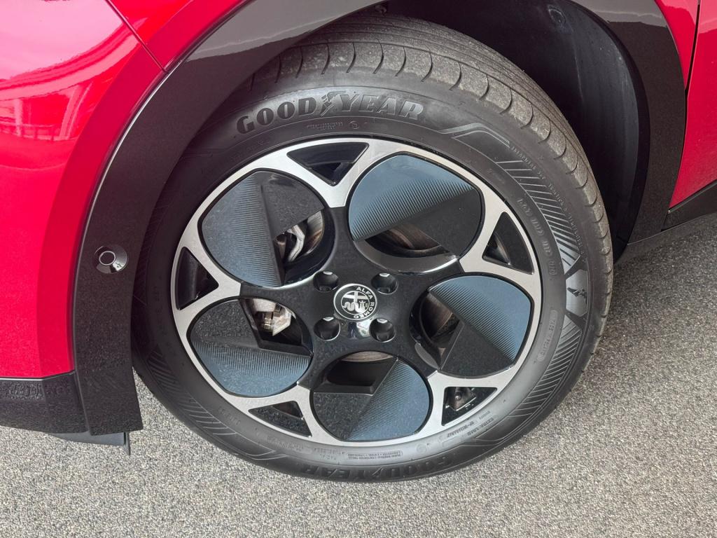 Alfa Romeo Junior elettrica 54 kwh