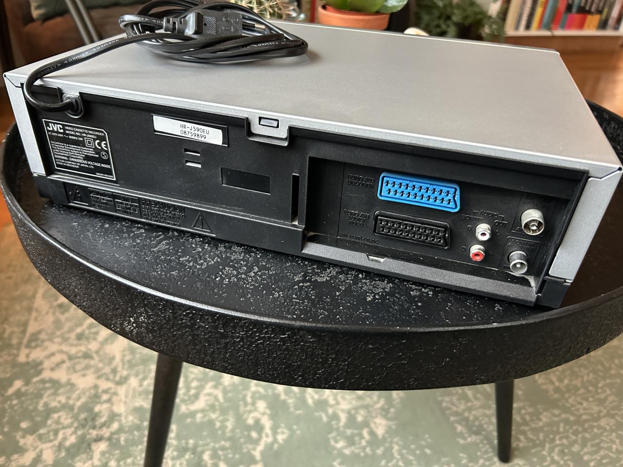 Video cassette recorder