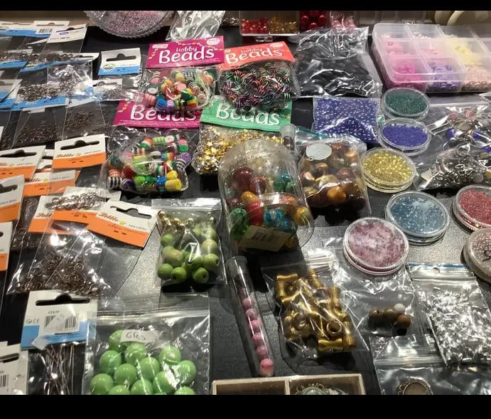 Grote partij om sieraden te maken