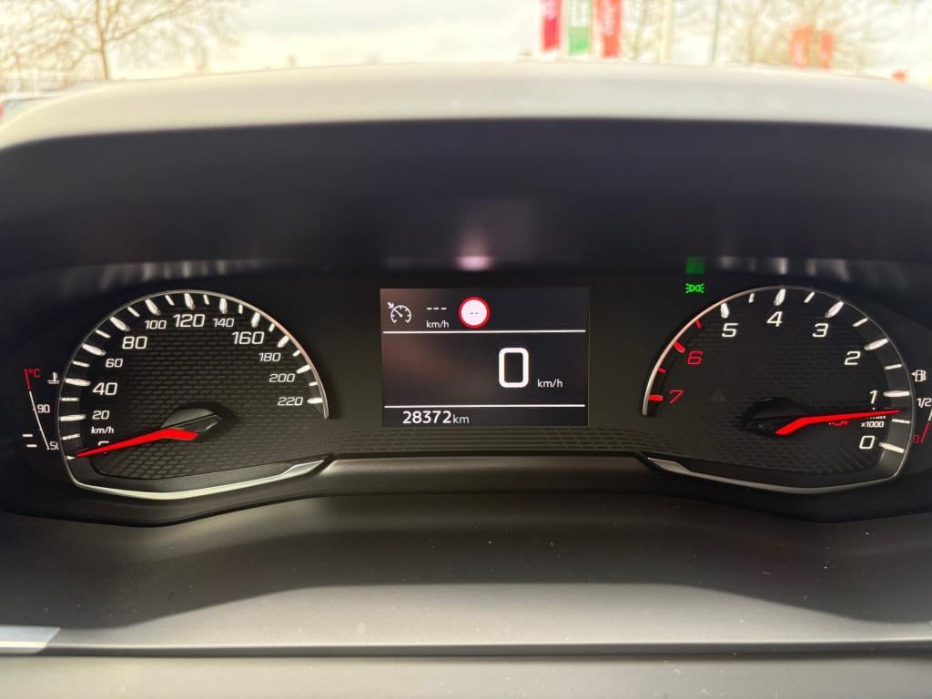 Peugeot 208 1.2 puretech blue lease active