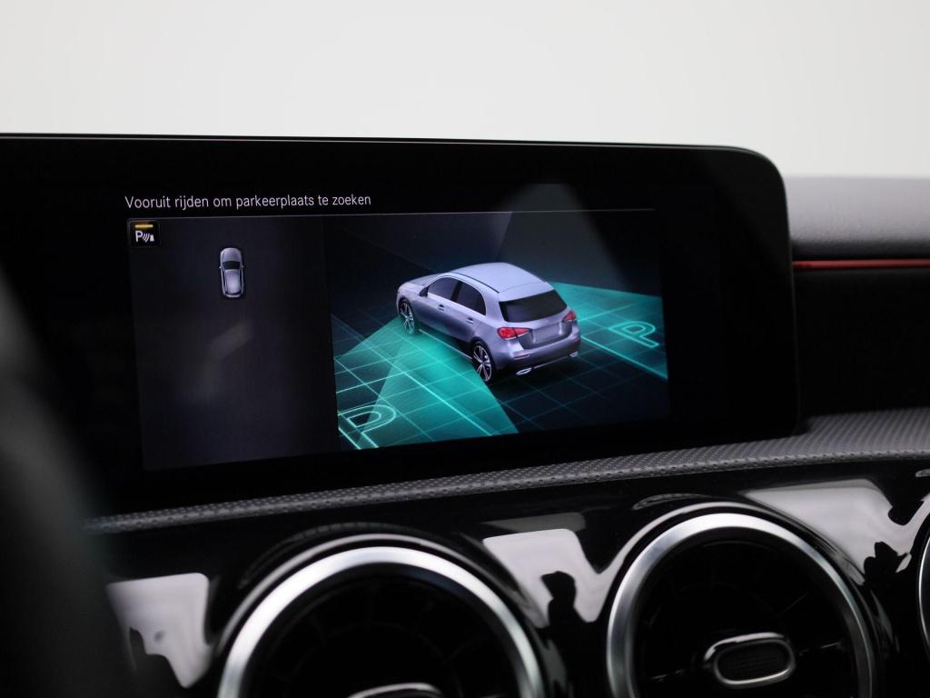 Mercedes-Benz A-Klasse 180 business solution amg | automaat | panorama dak 