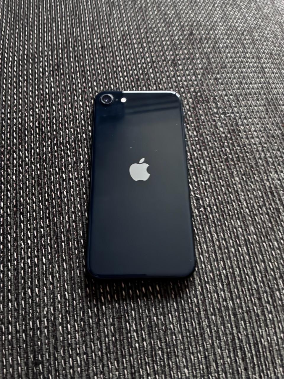 ZEER NETTE IPHONE SE 2022