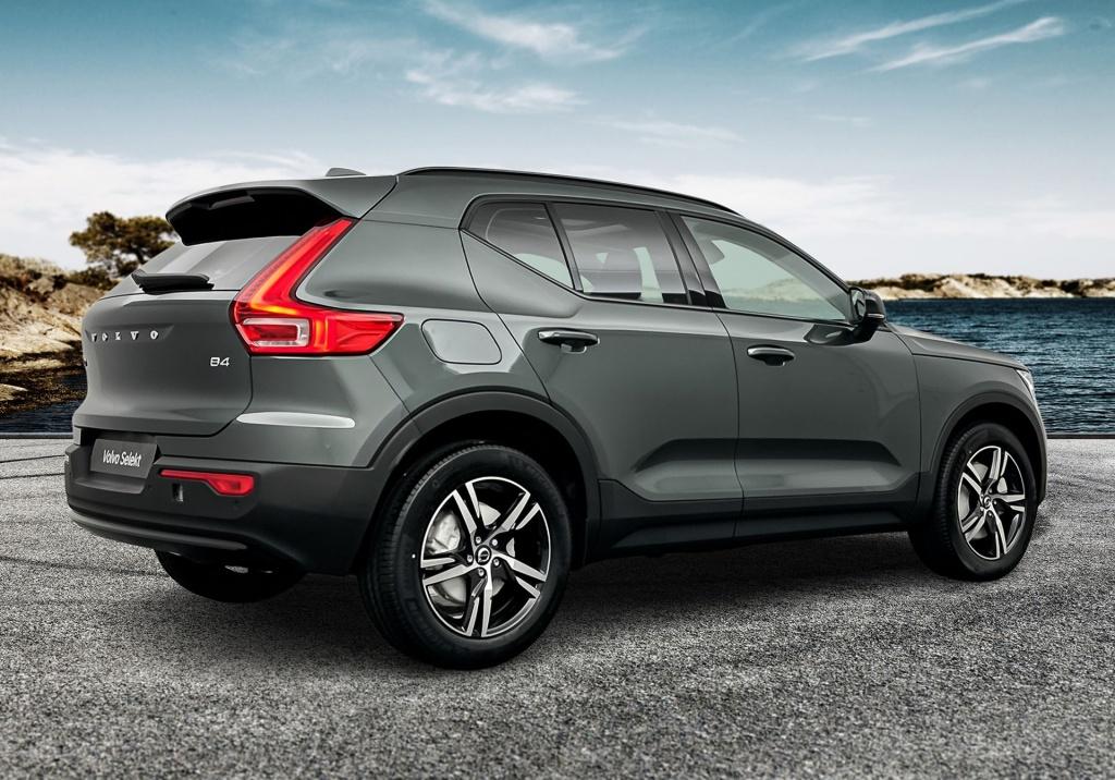 Volvo XC40 b4 gt plus dark pano