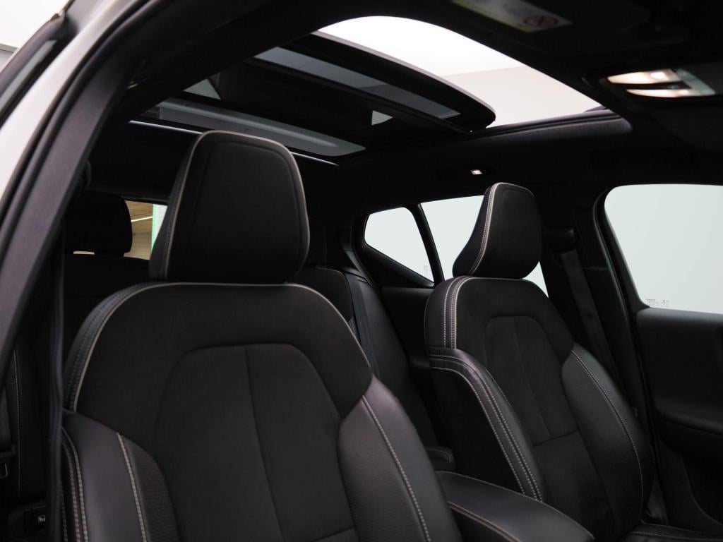 Volvo XC40 recharge p8 awd | automaat | panoramadak | apple carplay / andro
