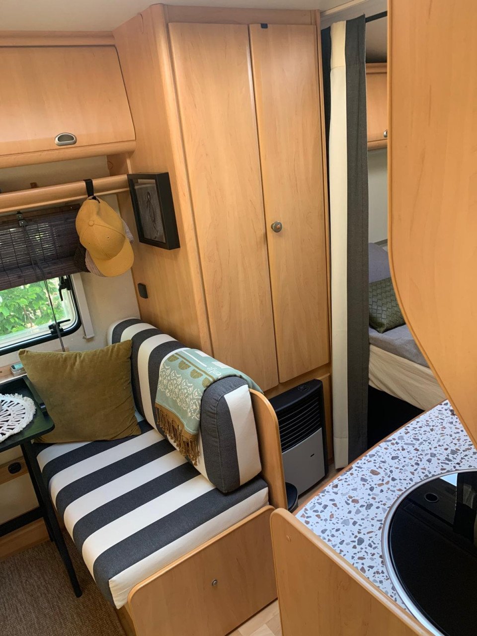 Mooie in zeer goede conditie en volledig gestyled hobby 400 de luxe