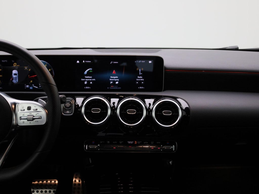 Mercedes-Benz A-Klasse 180 advantage | automaat | virtual cockpit | camera 