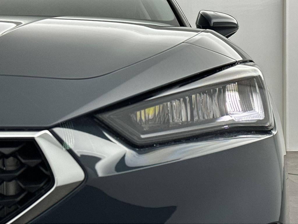 Seat Leon style business intense 1.5 tsi ehybrid 150 kw / 20