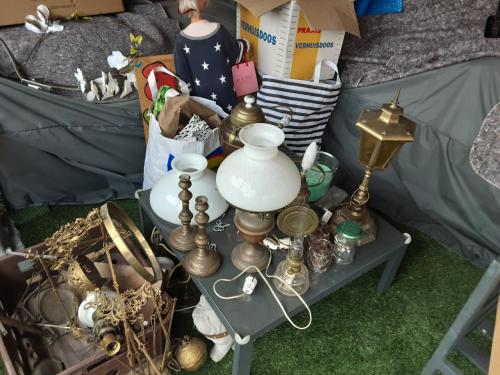 Heel veel hele oude spullen