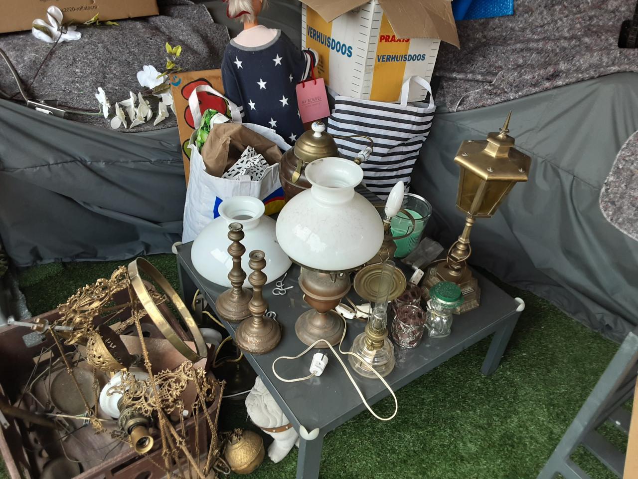 Heel veel hele oude spullen