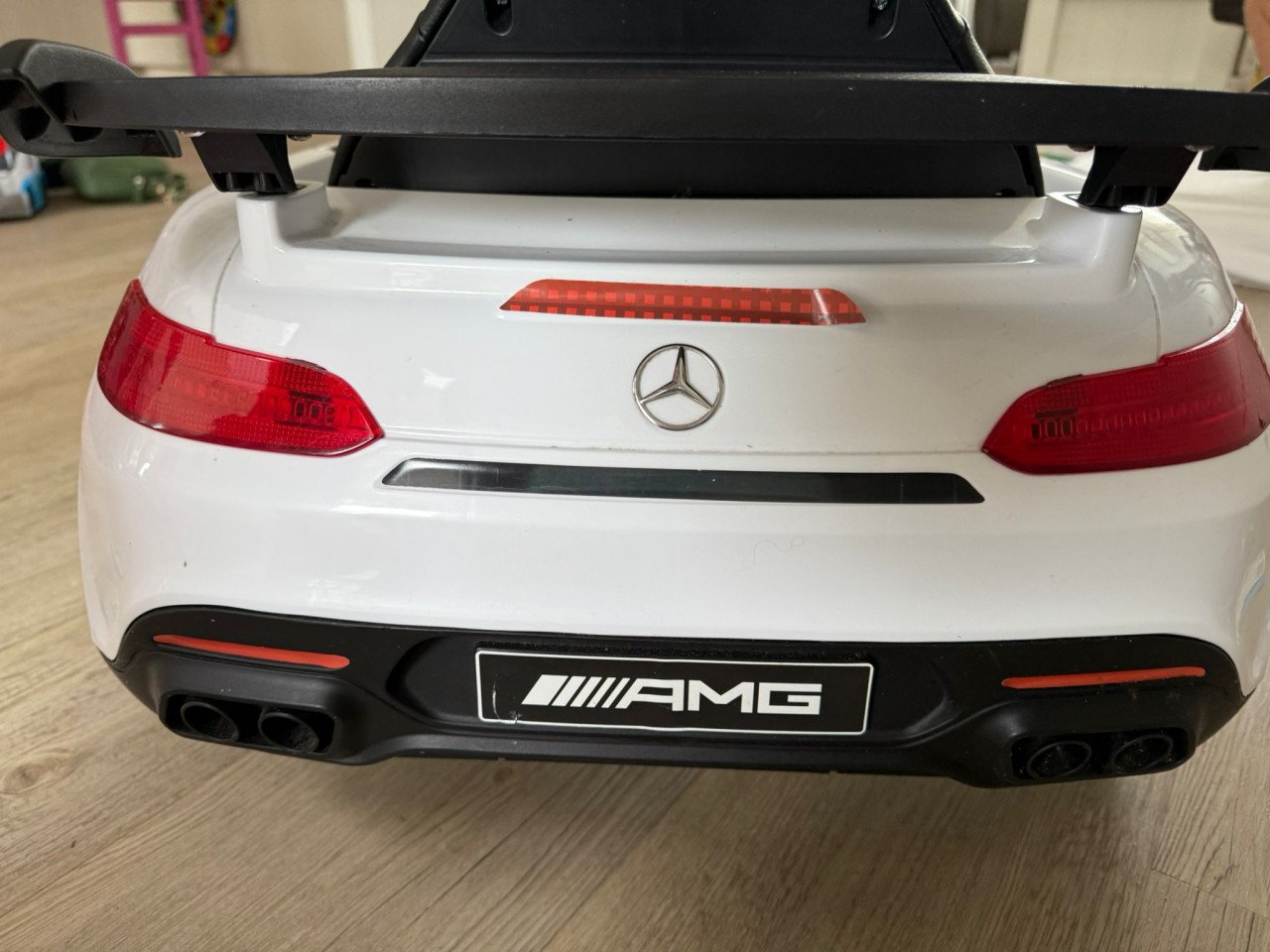 Mercedes AMG Elekrtische kinderauto