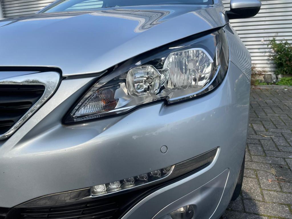 Peugeot 308 1.2 puretech blue lease premium