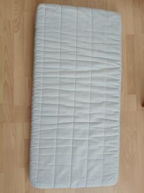 Ikea matras baby ledikant