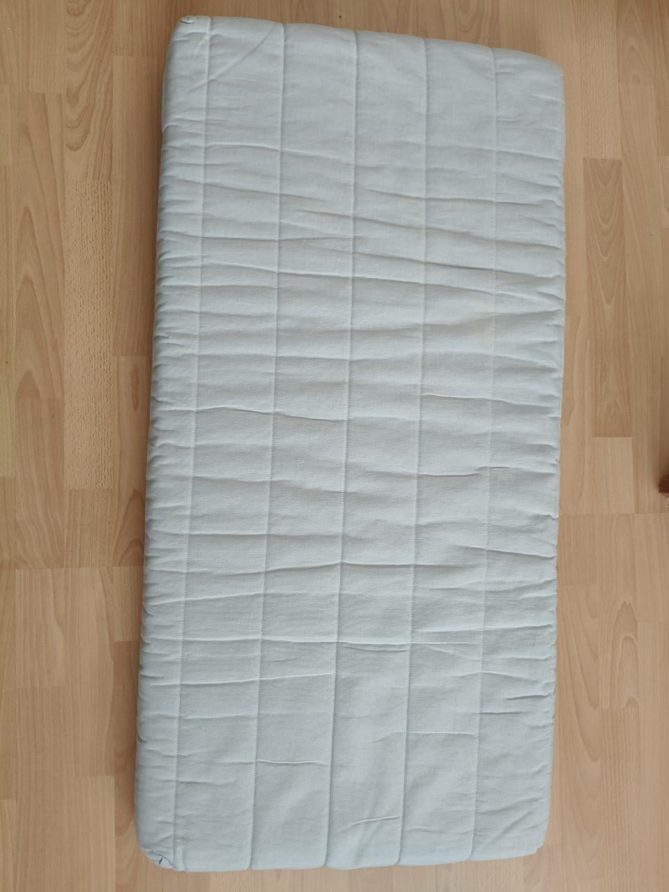 Ikea matras baby ledikant