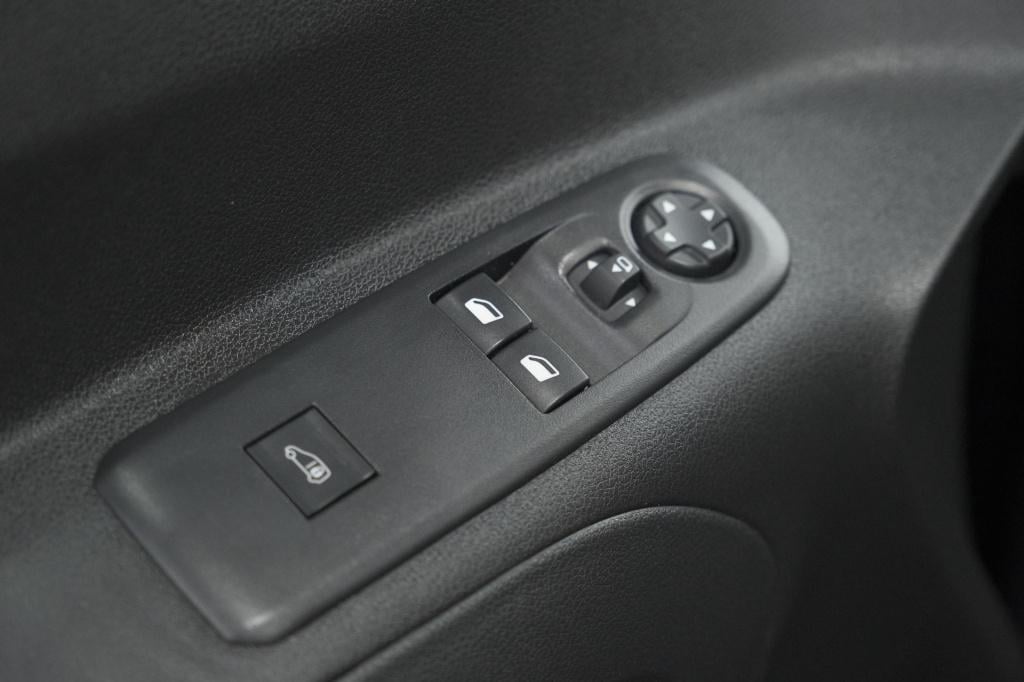 Peugeot Partner 1.5 bluehdi 130 eat8 s&s l1 | houten laadvloer | trekhaak |